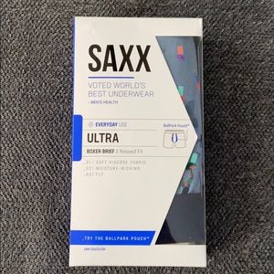 Saxx men’s boxer briefs - size large - new in box